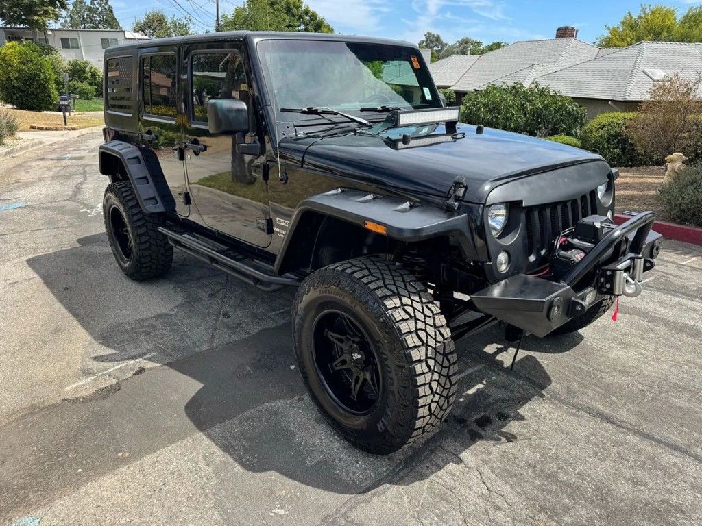 2015 Jeep Wrangler Unlimited Image 2