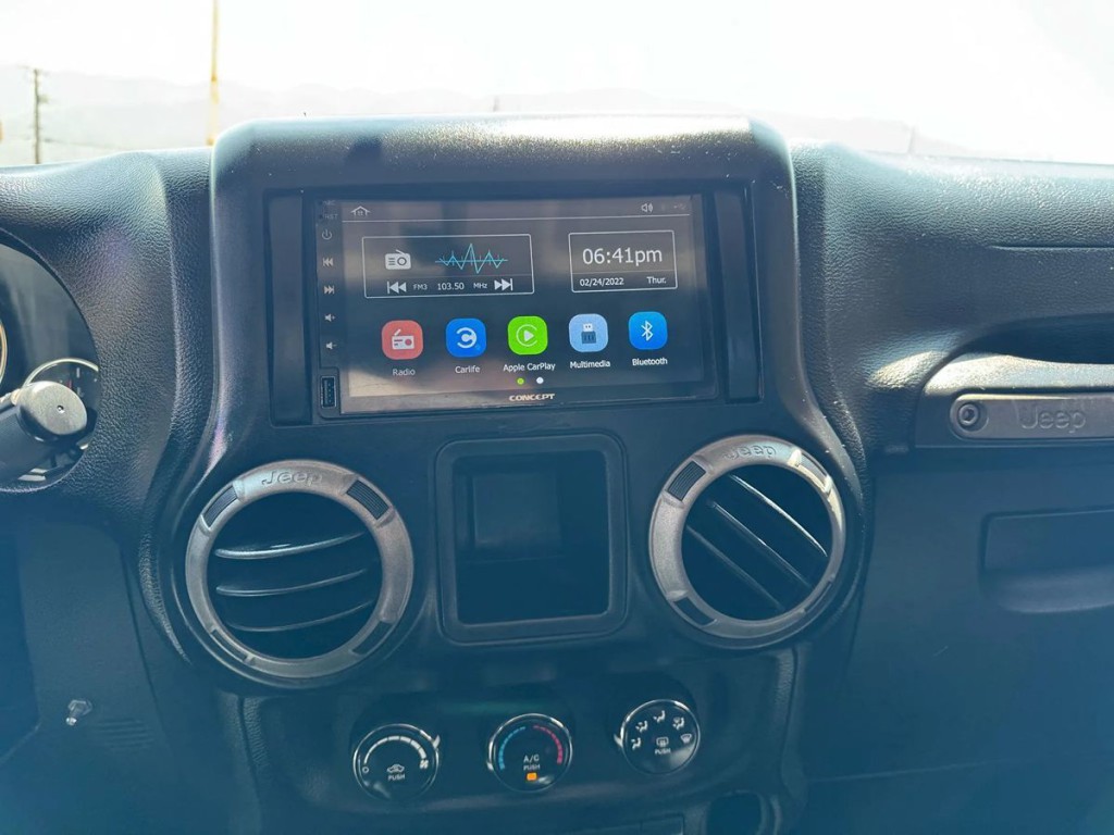 2015 Jeep Wrangler Unlimited Image 19