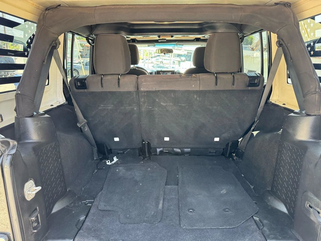 2015 Jeep Wrangler Unlimited Image 25