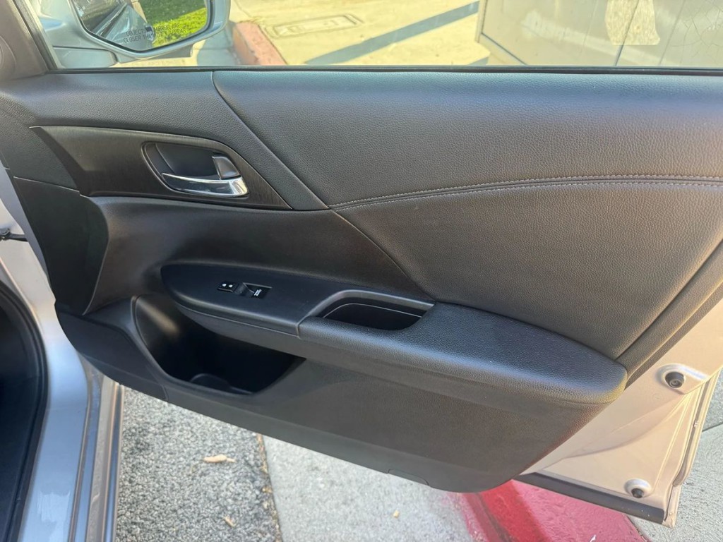 2014 Honda Accord Image 15