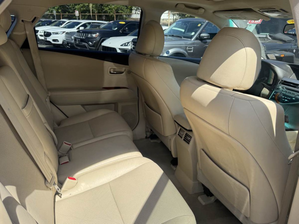 2011 Lexus RX 450h Image 14