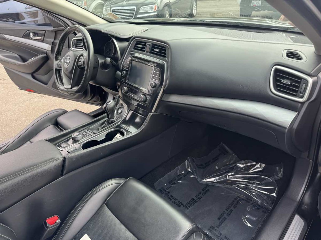 2017 Nissan Maxima Image 14