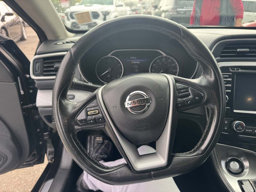 2017 Nissan Maxima Image 15