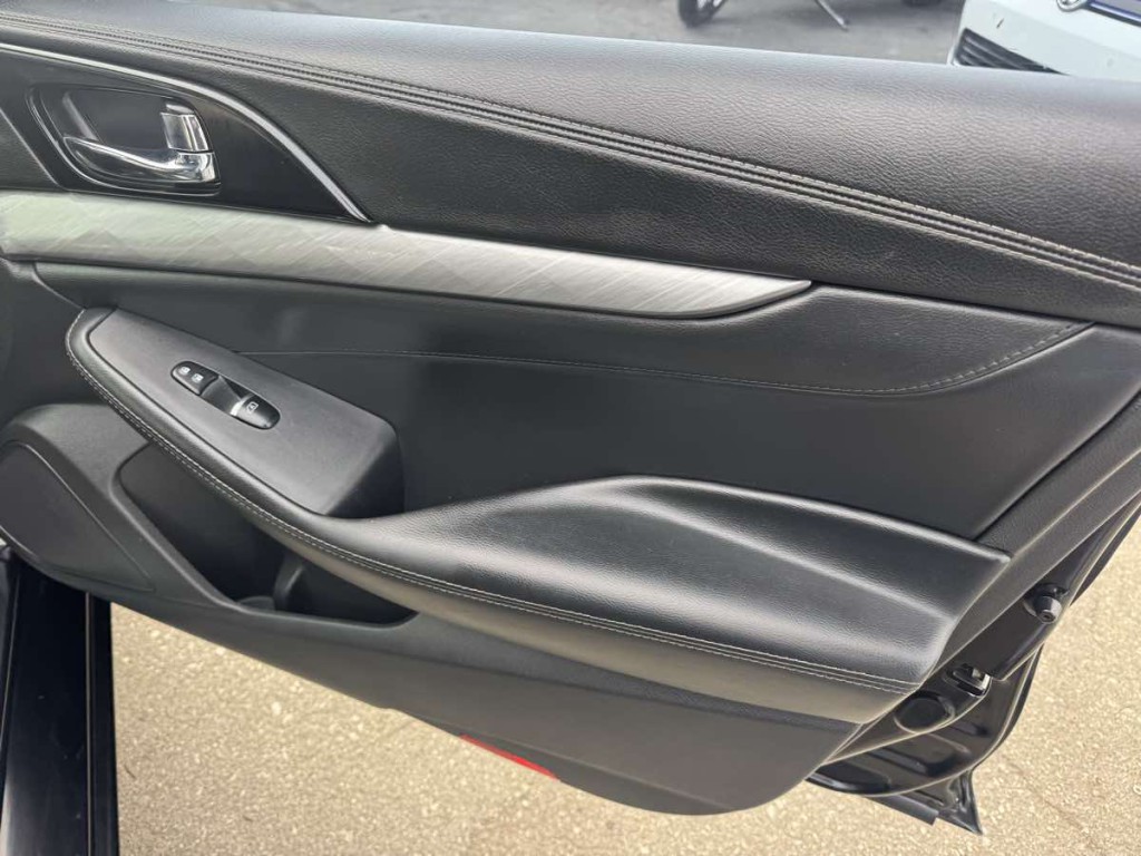 2017 Nissan Maxima Image 17