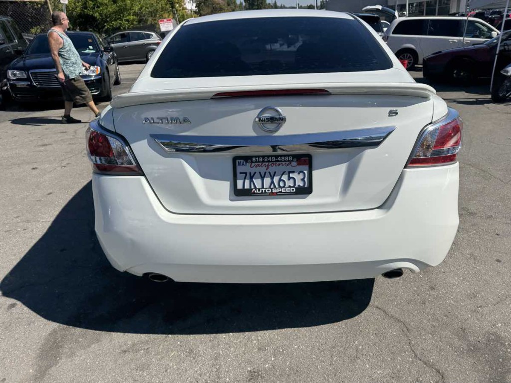 2015 Nissan Altima Image 5