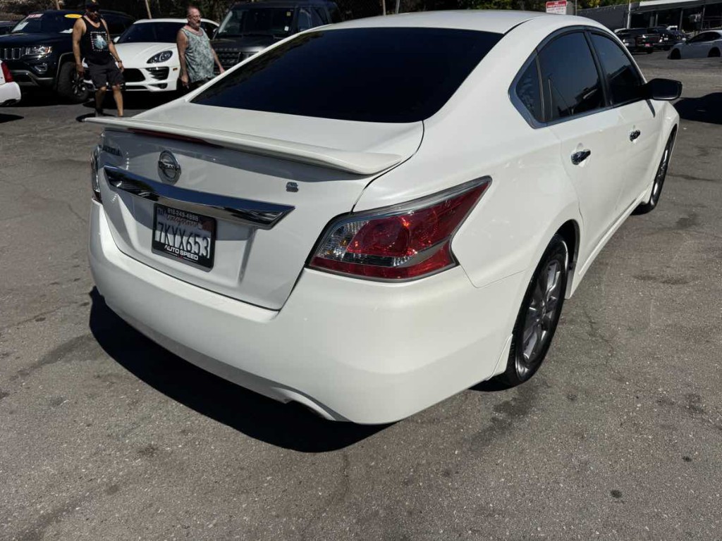 2015 Nissan Altima Image 6