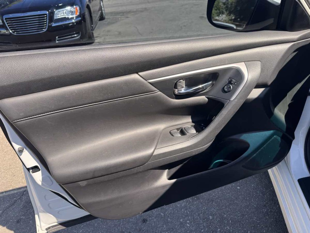 2015 Nissan Altima Image 8
