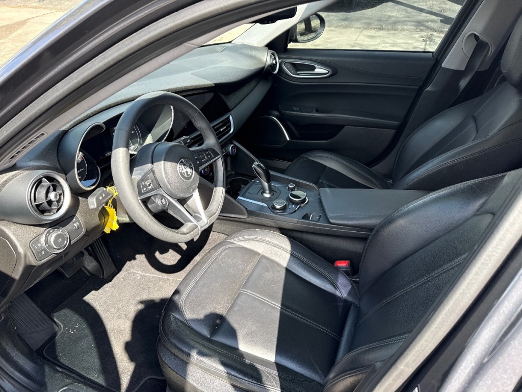 2019 Alfa Romeo Giulia Image 3
