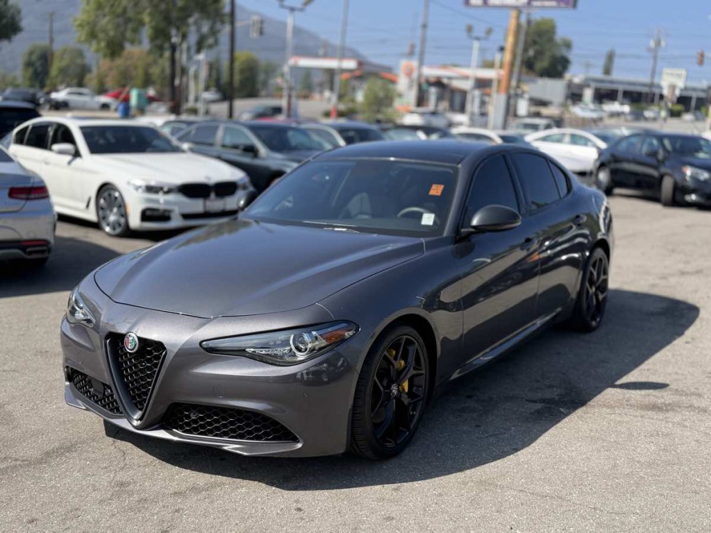 2019 Alfa Romeo Giulia Image 3