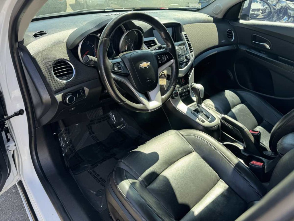 2014 Chevrolet Cruze Image 4