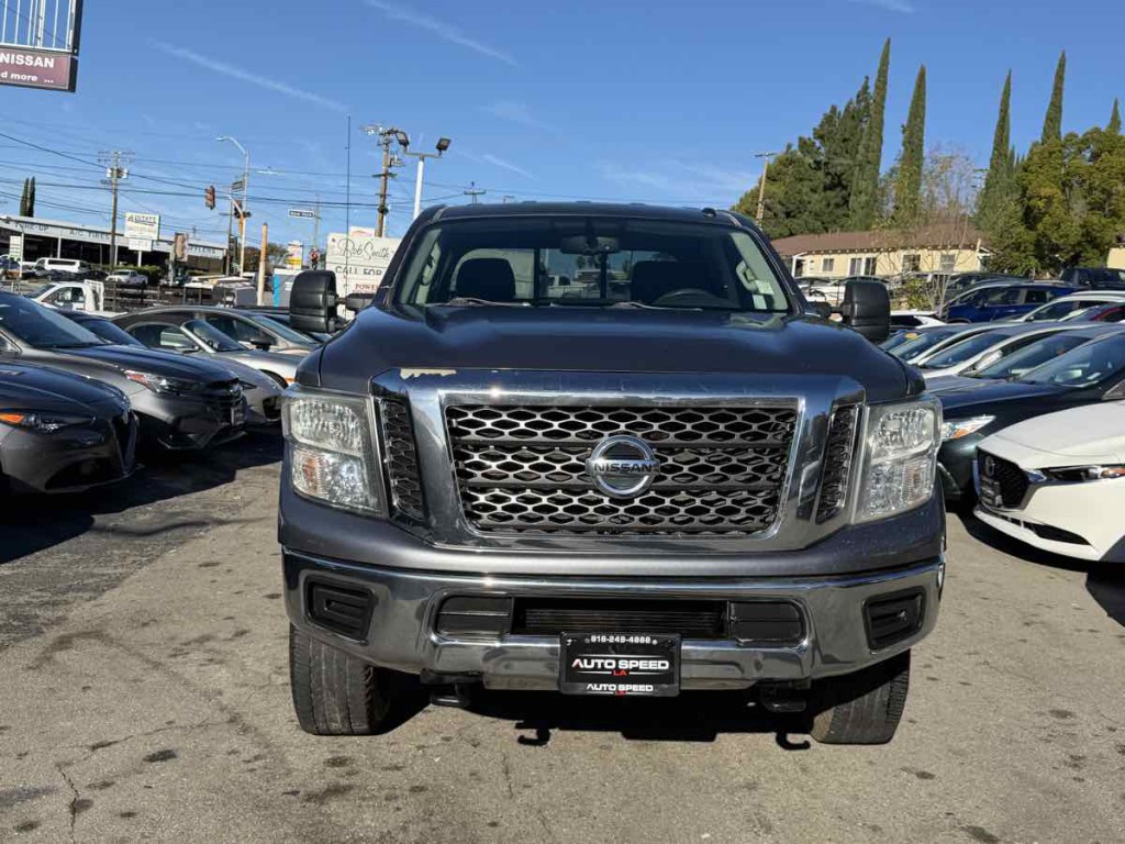2017 Nissan Titan Image 3