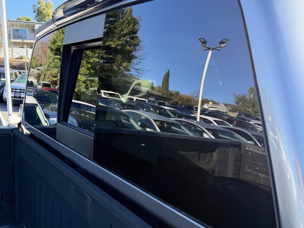 2017 Nissan Titan Image 10