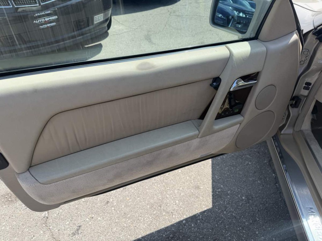 1995 Mercedes-Benz 5.0L Image 11