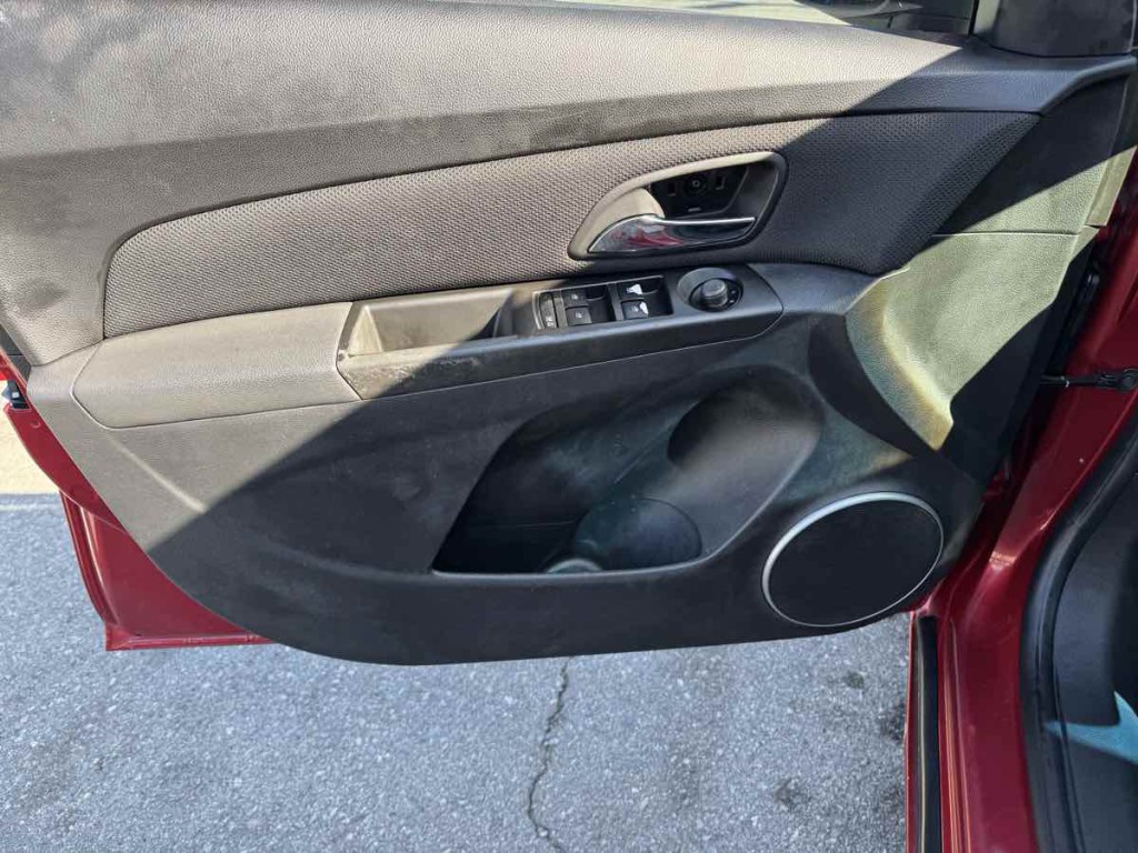 2012 Chevrolet Cruze Image 8