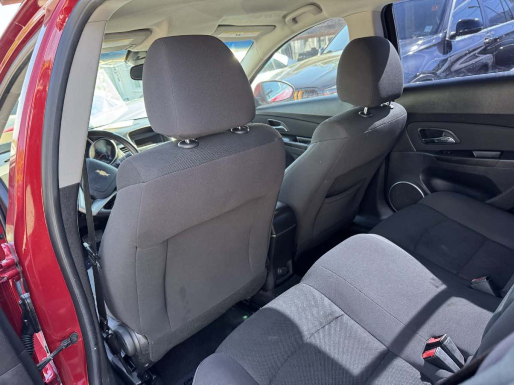 2012 Chevrolet Cruze Image 10