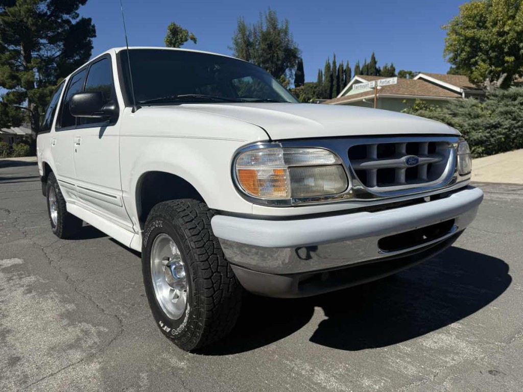 1997 Ford Explorer Image 1