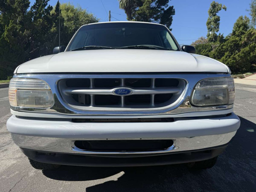 1997 Ford Explorer Image 2
