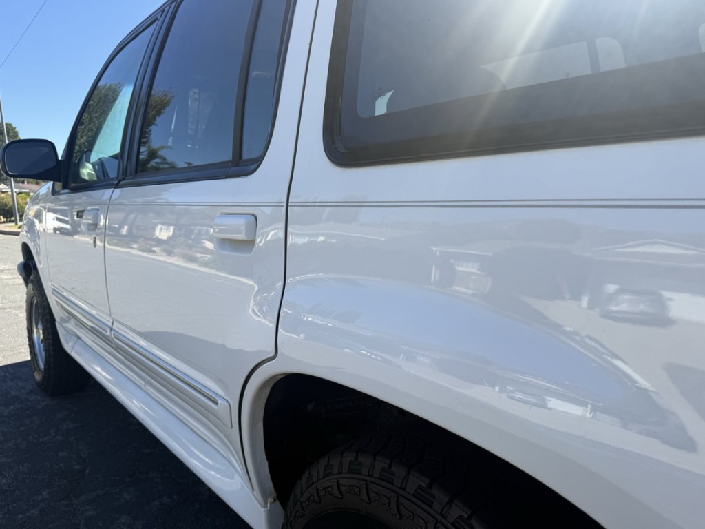 1997 Ford Explorer Image 4