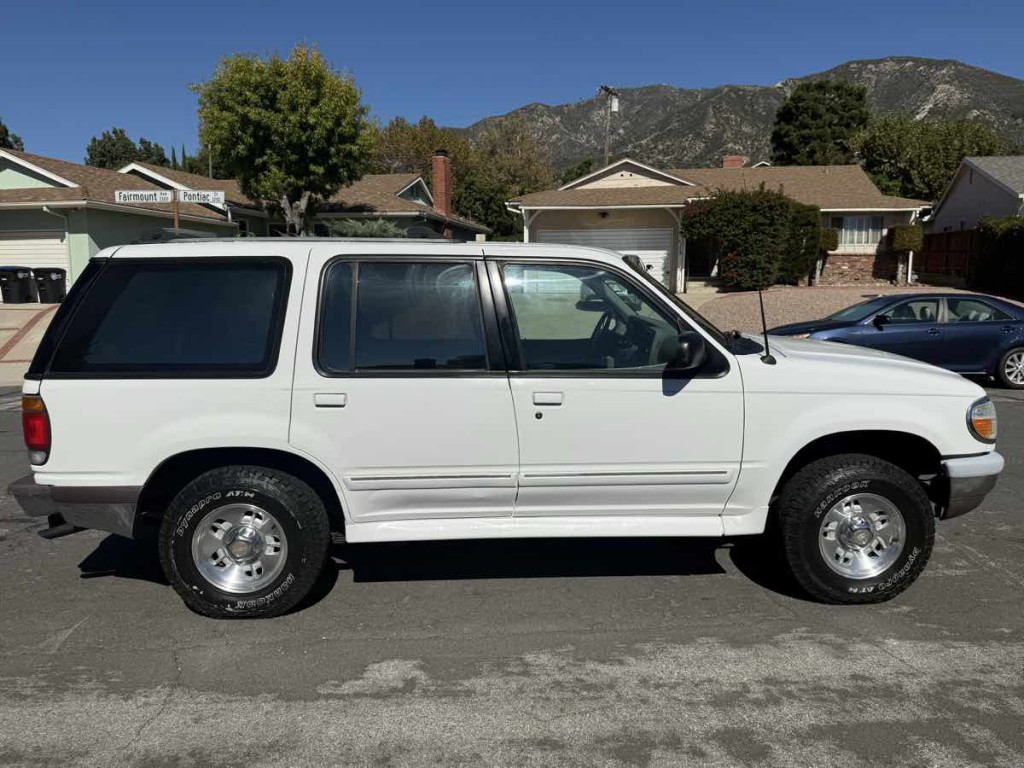 1997 Ford Explorer Image 7