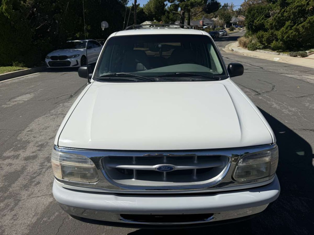 1997 Ford Explorer Image 8