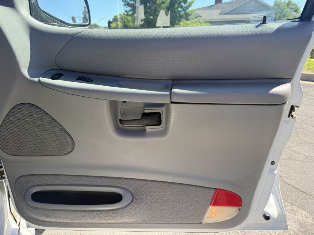 1997 Ford Explorer Image 14