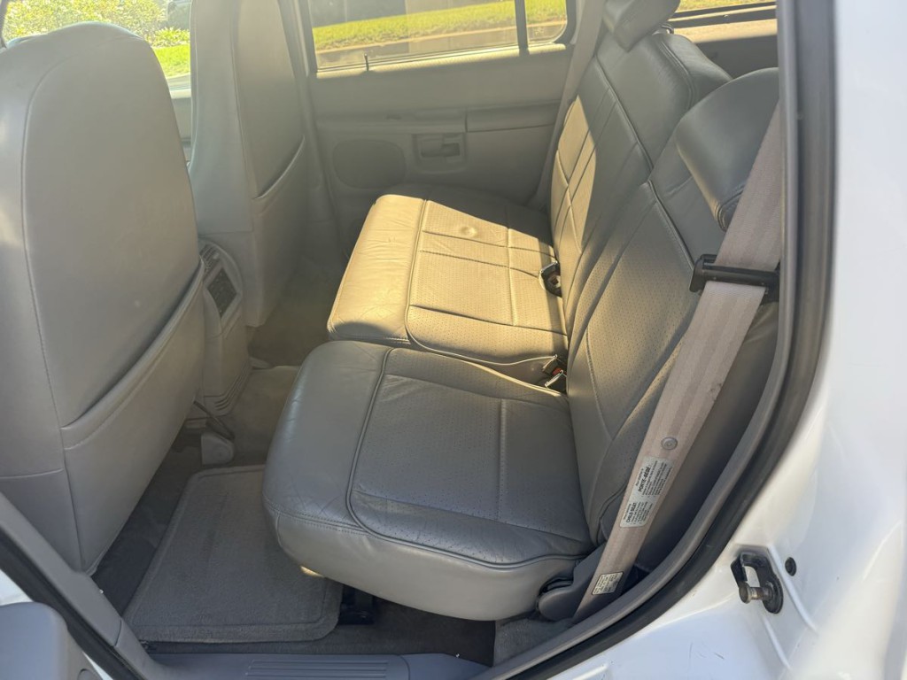 1997 Ford Explorer Image 19