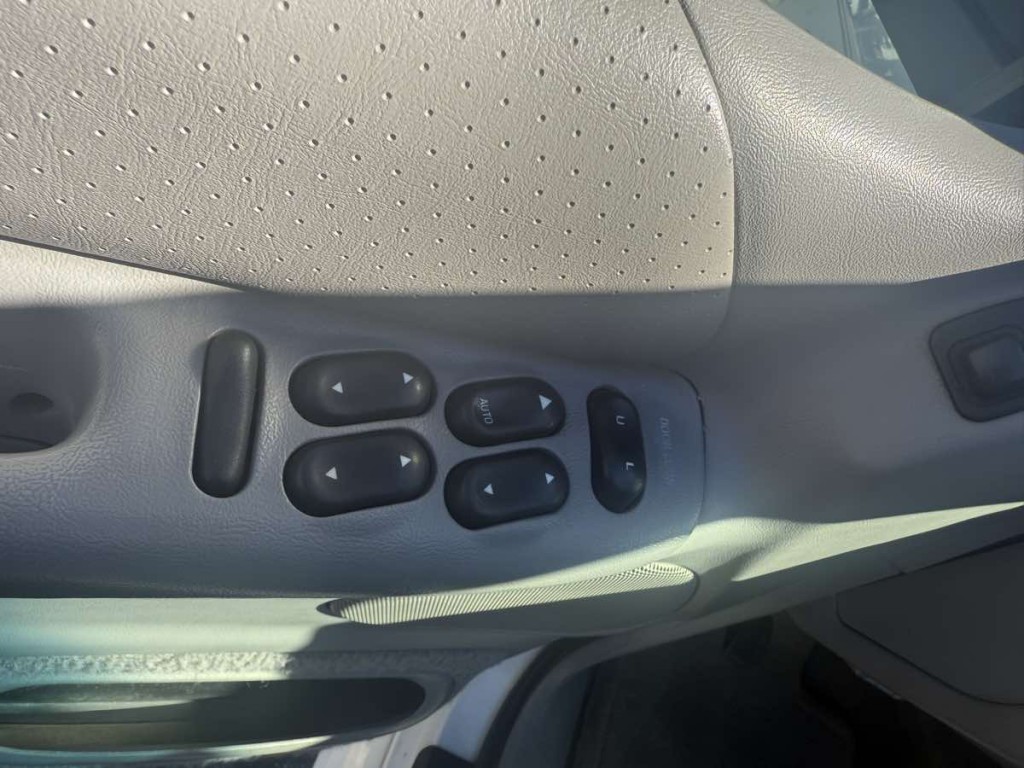 1997 Ford Explorer Image 20