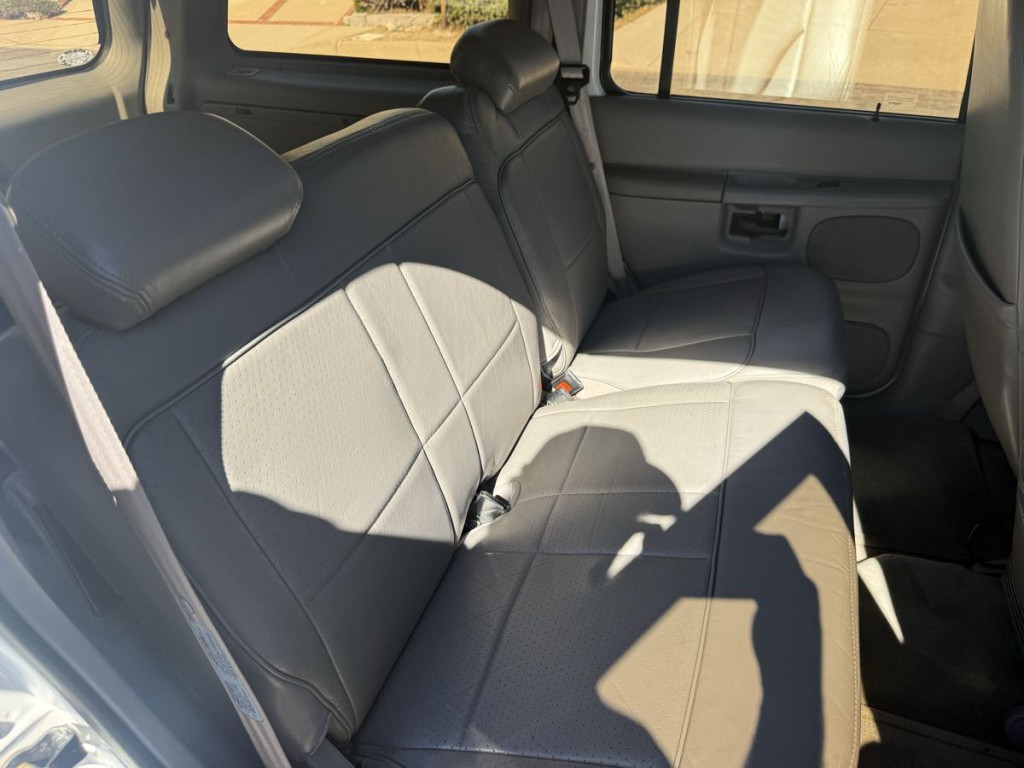 1997 Ford Explorer Image 21