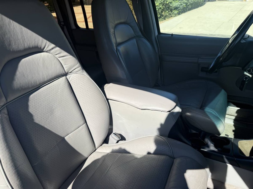 1997 Ford Explorer Image 22