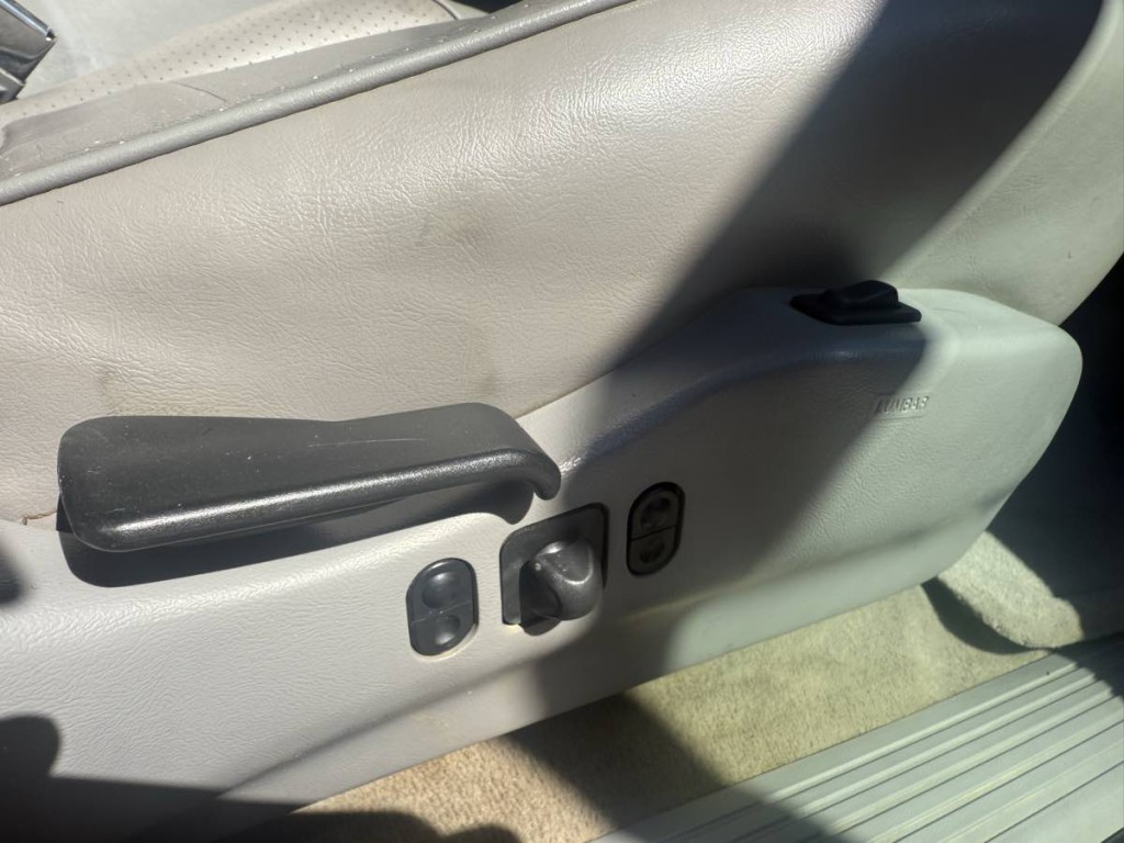 1997 Ford Explorer Image 23