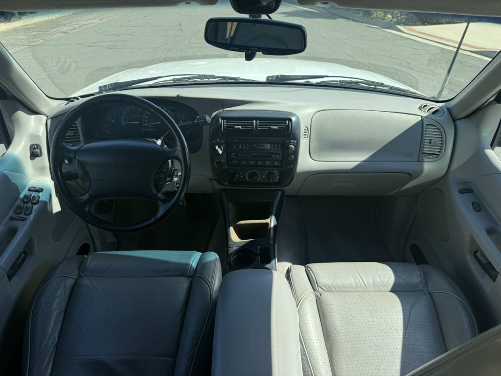 1997 Ford Explorer Image 26