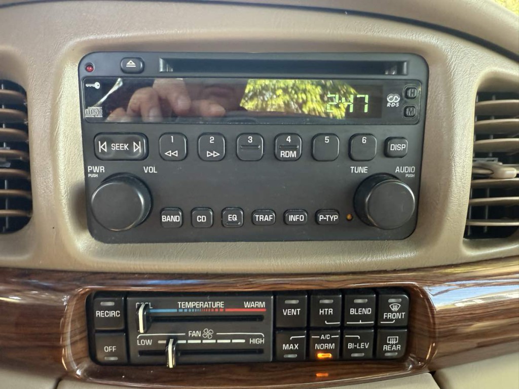 2005 Buick LeSabre Image 37