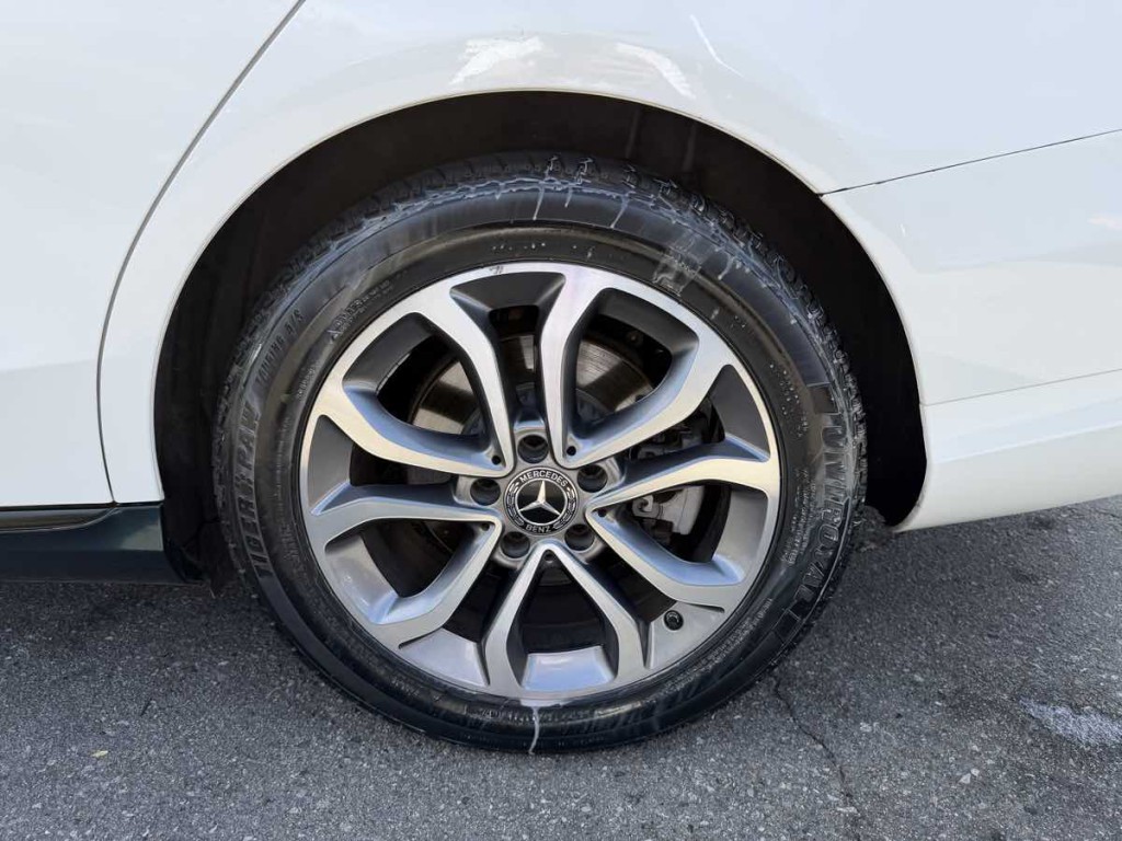 2018 Mercedes-Benz C-Class Image 8