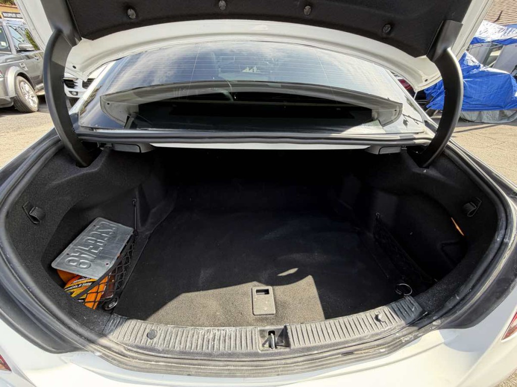 2018 Mercedes-Benz C-Class Image 9