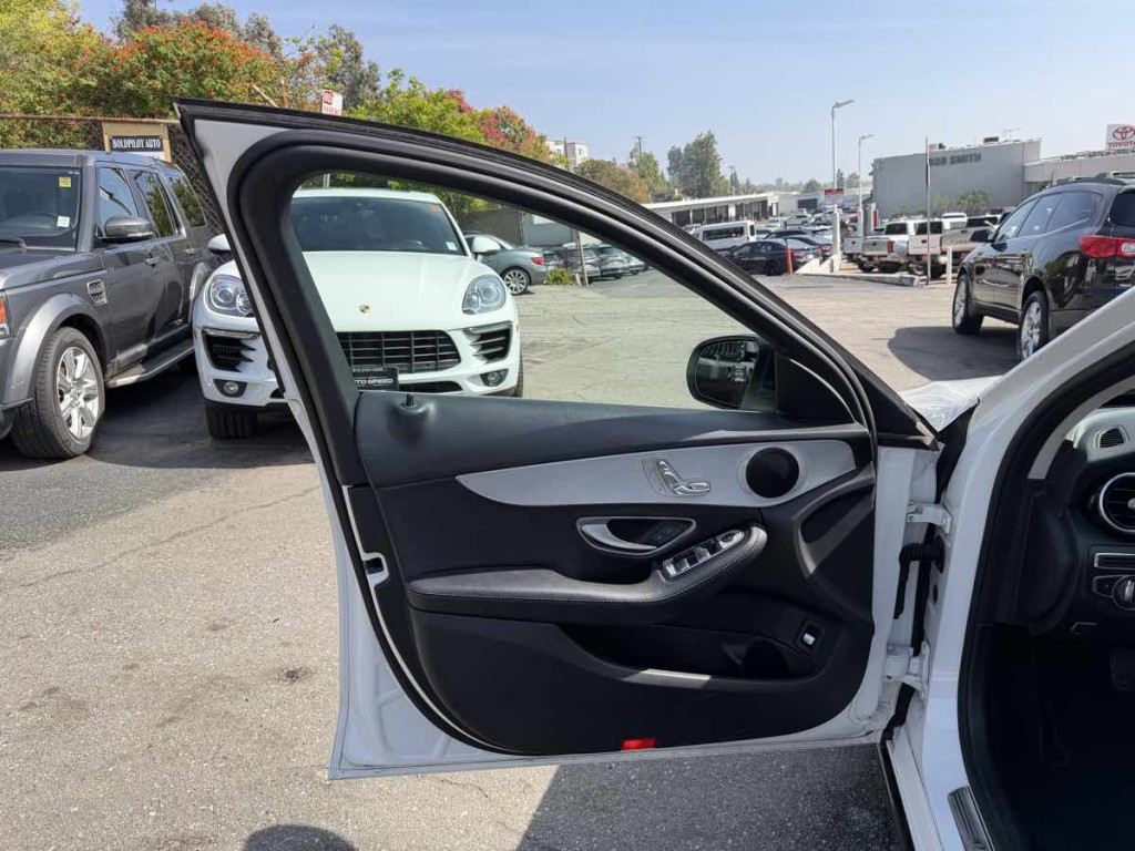 2018 Mercedes-Benz C-Class Image 10