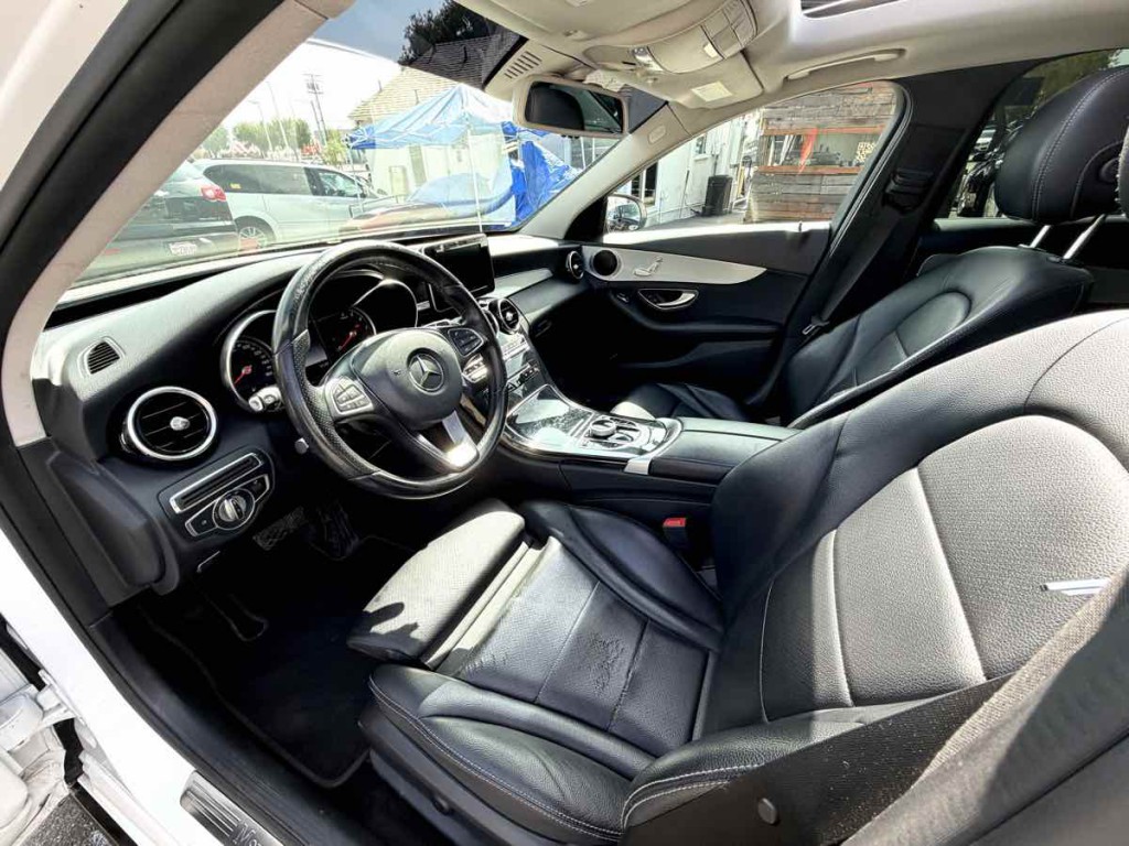 2018 Mercedes-Benz C-Class Image 11