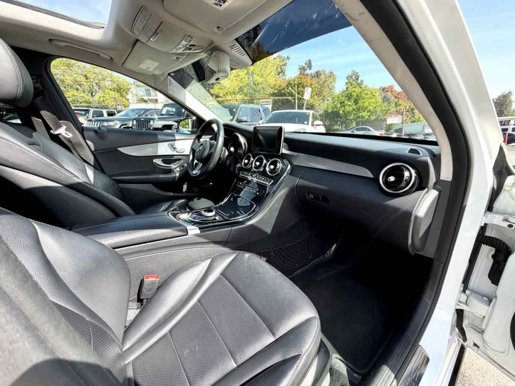 2018 Mercedes-Benz C-Class Image 15
