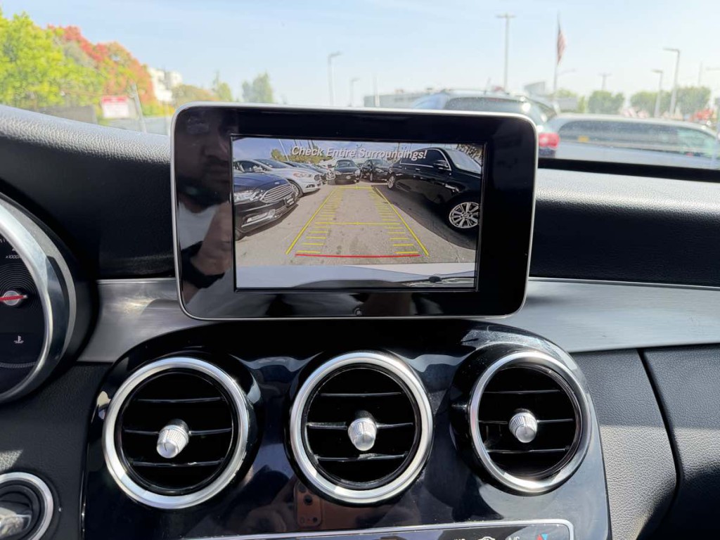 2018 Mercedes-Benz C-Class Image 18