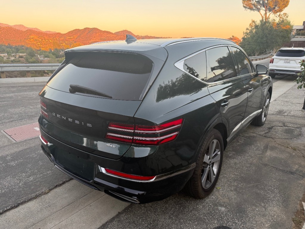 2023 Genesis GV80 Image 2