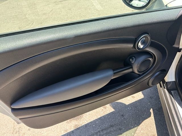 2012 MINI Cooper Image 8