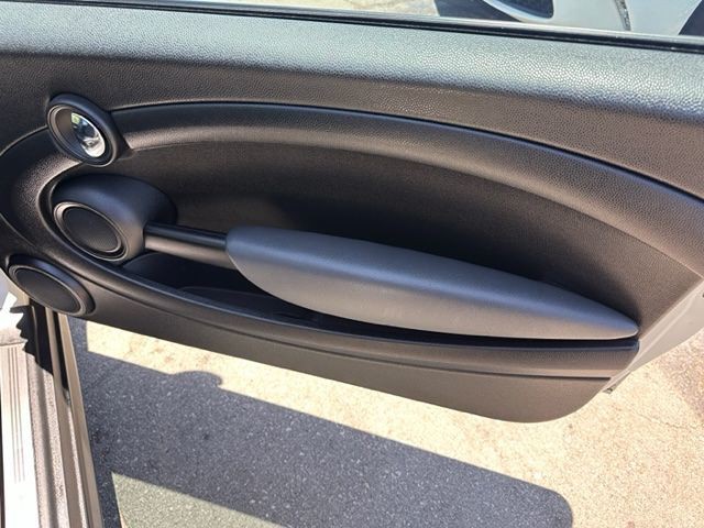 2012 MINI Cooper Image 13