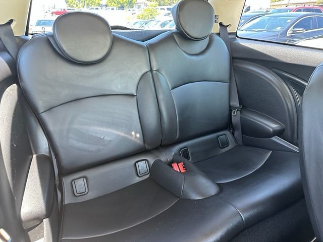 2012 MINI Cooper Image 15