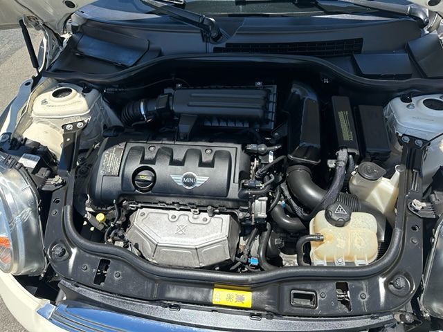 2012 MINI Cooper Image 16
