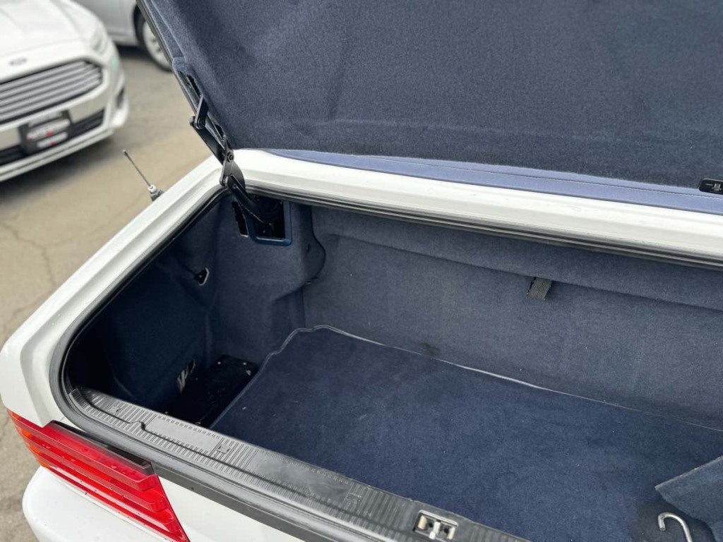 1993 Mercedes-Benz 600SL Image 11