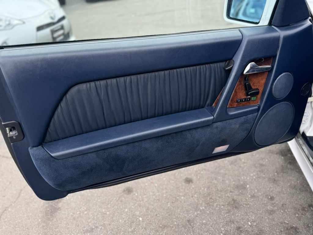 1993 Mercedes-Benz 600SL Image 14