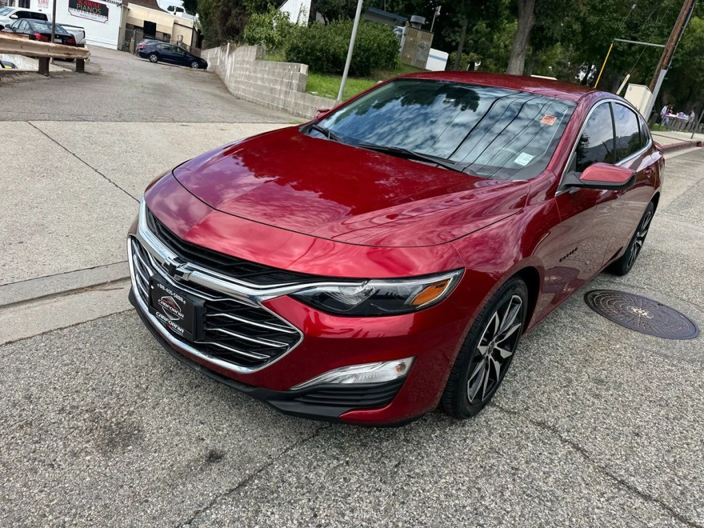 2021 Chevrolet Malibu Image 3