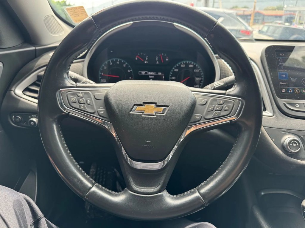 2021 Chevrolet Malibu Image 12