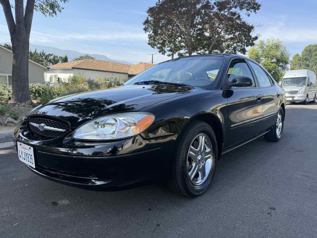 2002 Ford Taurus Image 2