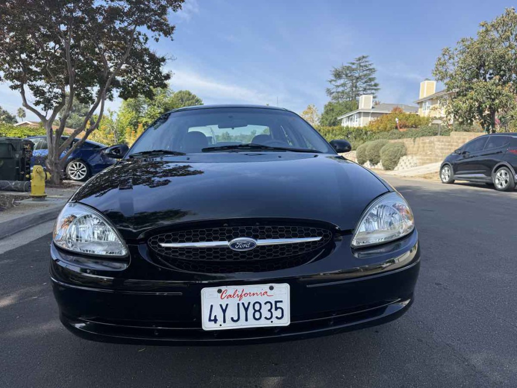 2002 Ford Taurus Image 3