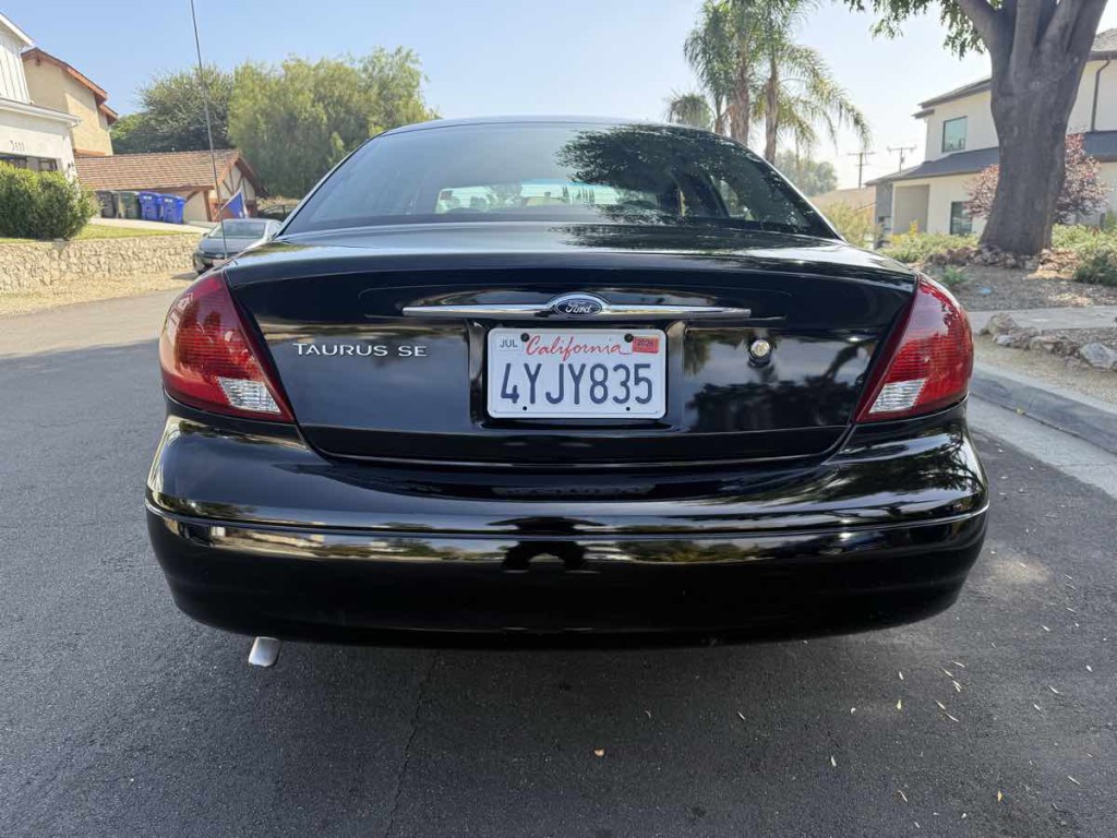 2002 Ford Taurus Image 8